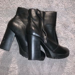 Moto platform bootie